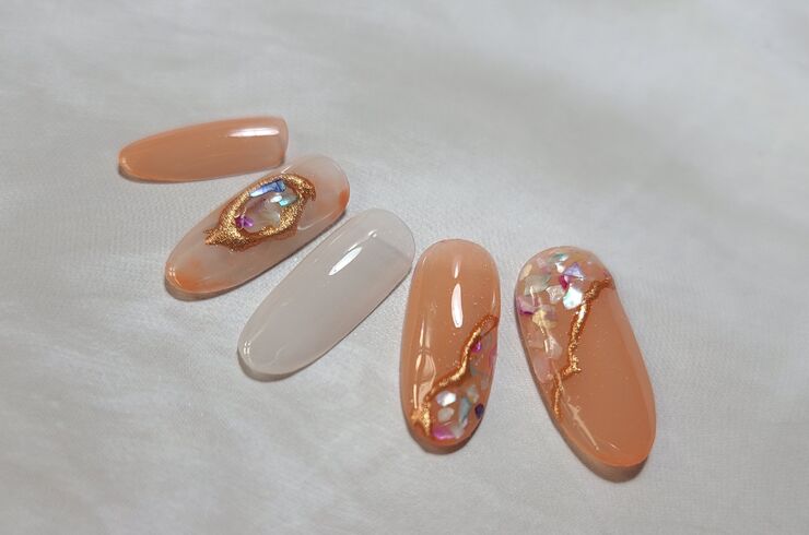 大人のオレンジネイル