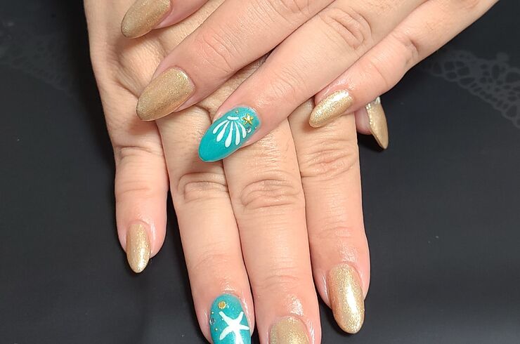 ゴールドネイル