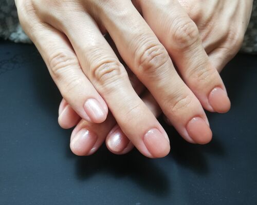 手元の輝きを長持ちさせるハンドケア方法などをご提供します 印西のネイルサロン Manoa Nail