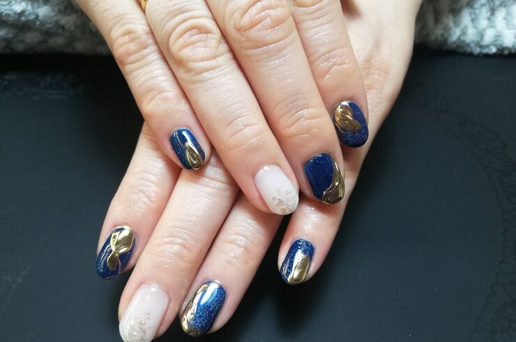 ブルーミラーネイル